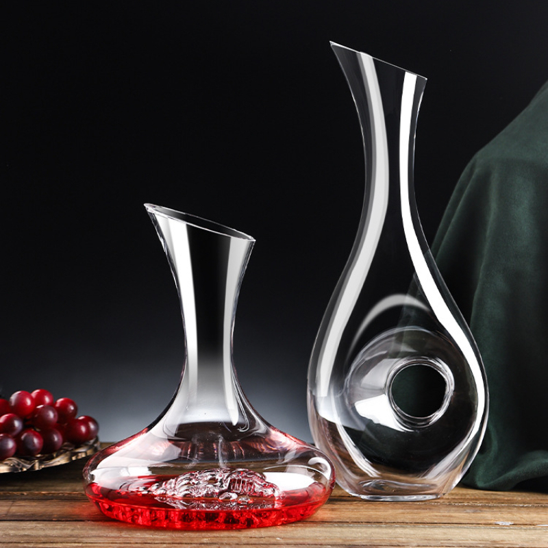 クリスタルガラスワインデカンター 高級赤ワインカラフェ 蓋付 - Wine Aerator Pour のレビューと価格