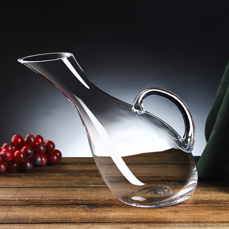 クリスタルガラスワインデカンター 高級赤ワインカラフェ 蓋付 - Wine Aerator Pour のレビューと価格