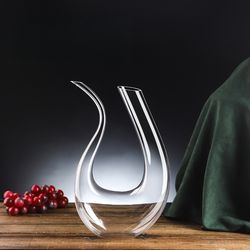 クリスタルガラスワインデカンター 高級赤ワインカラフェ 蓋付 - Wine Aerator Pour のレビューと価格